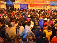 Cận cảnh hàng nghìn người dự lễ cầu an ở chùa Phúc Khánh