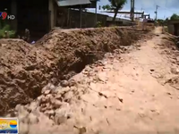 Thi công chậm biến đường thành mương tại An Giang: Do hết cát