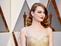 Oscar 2017: Phản ứng của Emma Stone khi La La Land bị 'cuỗm' giải