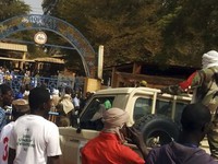 Mali: Đánh bom xe vào doanh trại quân đội, hàng trăm người thương vong