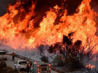 Mỹ: 'Bão lửa' lan sang các vùng khác của California