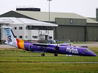 Máy bay chở hơn 50 người hạ cánh khẩn cấp tại Bắc Ireland