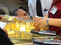 Giá vàng trong nước chạm mốc 37 triệu đồng/lượng