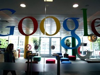 Hai nhà mạng Mỹ bỏ quảng cáo trên Google