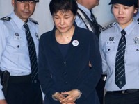 Hàn Quốc kéo dài thời hạn giam giữ cựu Tổng thống Park Geun-hye