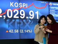 Chứng khoán Hàn Quốc giao dịch ở mức cao nhất mọi thời đại