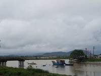 Sà lan tông sập cầu Sông Hoàng ở Thanh Hóa