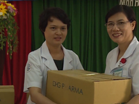 Hỗ trợ thiết bị y tế cho người dân vùng bão lũ Khánh Hòa