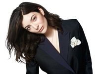 Lorde: Tôi không tự tin trên thảm đỏ