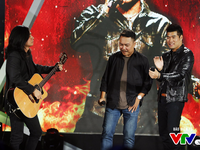Gala Việc tử tế 2017: Lần đầu kết hợp, Bức Tường và Tạ Quang Thắng đã 'thiêu đốt' sân khấu