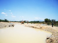 Khánh Hòa: Khai thác cát trên bờ tiềm ẩn nguy cơ sạt lở