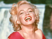 Tròn 55 năm huyền thoại Marilyn Monroe ra đi: Lời khước từ đáng tiếc với sân khấu