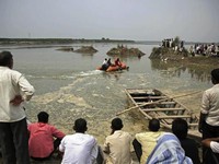 Lật thuyền khiến 19 người thiệt mạng tại Ấn Độ