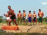 Những vận động viên thể hình từ... lò gạch tại Indonesia