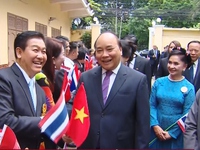 Thủ tướng thăm Đại sứ quán và cộng đồng người Việt Nam ở Thái Lan