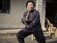Cụ bà người Trung Quốc tập kungfu suốt 9 thập kỷ