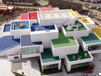 Ấn tượng ngôi nhà LEGO khổng lồ ở Đan Mạch
