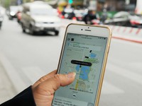 Quản lý Grab và Uber: Nới lỏng hay siết chặt?