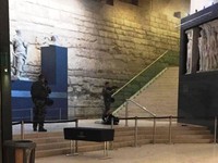 Kẻ tấn công ở Bảo tàng Louvre muốn gây ra vụ khủng bố