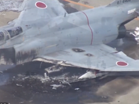 Máy bay chiến đấu của Nhật Bản bốc cháy