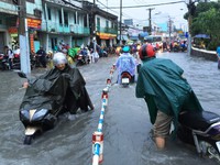 Mưa lớn kéo dài gây ngập lụt tại Khánh Hòa