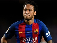 Neymar để lại dấu ấn cuối cùng trước khi rời Barcelona