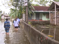 10 ngày sau mưa lũ, người dân Thanh Hóa vẫn sống chung với lụt
