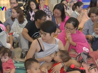 Hong Kong (Trung Quốc) thúc đẩy nuôi con bằng sữa mẹ