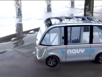 Trung Quốc: Baidu chuẩn bị sản xuất xe bus không người lái