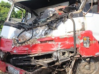 Quảng Nam: Tai nạn liên hoàn, tài xế mắc kẹt trong cabin