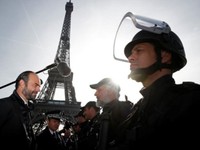Pháp chấm dứt tình trạng khẩn cấp sau 2 năm xảy ra khủng bố ở Paris