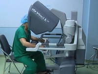 Lần đầu tiên đưa robot phẫu thuật nang ống mật ở TP.HCM