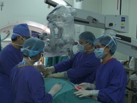 Ứng dụng thành công robot trong phẫu thuật cột sống ở Việt Nam