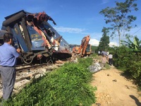 Nguyên nhân vụ va chạm giữa tàu hỏa và máy xúc ở Quảng Bình