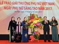 Trao Giải thưởng Phụ nữ Việt Nam và phụ nữ sáng tạo 2017