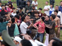 Cách 'ứng xử' với lễ hội truyền thống nhìn từ sự cố ở Lễ hội chọi trâu Đồ Sơn