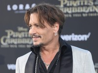 Johnny Depp trở lại mạnh mẽ với Pirates Of The Caribbean: Dead Men Tell No Tales