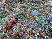 Trung Quốc siết chặt nhập khẩu rác thải từ nước ngoài