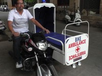 Ấn Độ: Biến xe máy thành... xe cứu thương