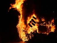 Sân khấu Kong: Skull Island tại TP.HCM cháy rụi vì múa lửa