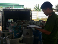 Bắt quả tang cơ sở sang chiết gas lậu quy mô lớn ở Đồng Nai