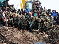 Sri Lanka sơ tán hàng nghìn người sau vụ sập núi rác khiến nhiều người thiệt mạng