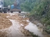 Sạt lở đất nghiêm trọng tại Hà Tĩnh