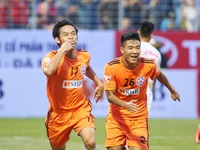 Vòng 4 V.League 2017, SHB Đà Nẵng 2-0 Hải Phòng: Hà Đức Chinh tỏa sáng