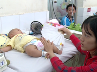 Liên tiếp điều trị 2 bệnh nhi sốt rét nặng tại Bệnh viện Nhi đồng 1 TP.HCM