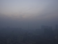 Trung Quốc: Sương mù dày đặc tiếp tục gây ảnh hưởng đến giao thông