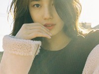 Hậu chia tay Lee Min Ho, Suzy đẹp mơ màng trên tạp chí