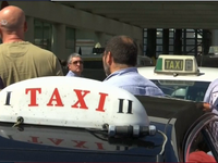 Xung đột giữa taxi truyền thống và Uber tại Tây Ban Nha