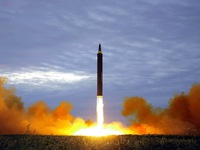 Triều Tiên phóng một tên lửa đạn đạo liên lục địa