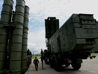 Thổ Nhĩ Kỳ mua hệ thống phòng thủ tên lửa S-400 của Nga
